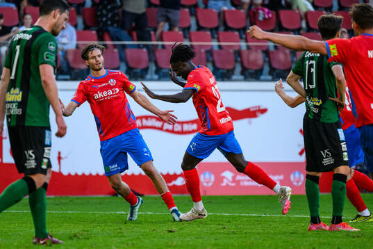 Helsingborgs Wilhelm Loeper och Benjamin Acquah jublar