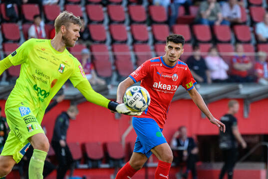 Varbergs målvakt Fredrik Andersson och Helsingborgs Amar