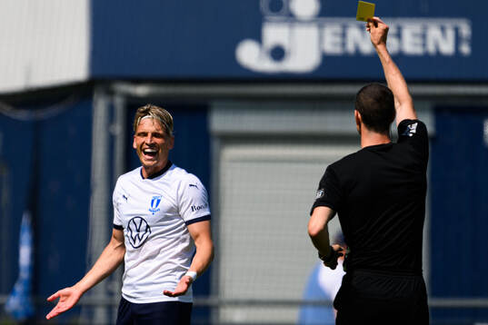 Malmö FFs Jens Stryger Larsen deppar