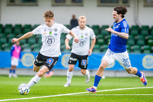 Örebros Erik McCue och GIF Sundsvalls Oliver Stojanovic