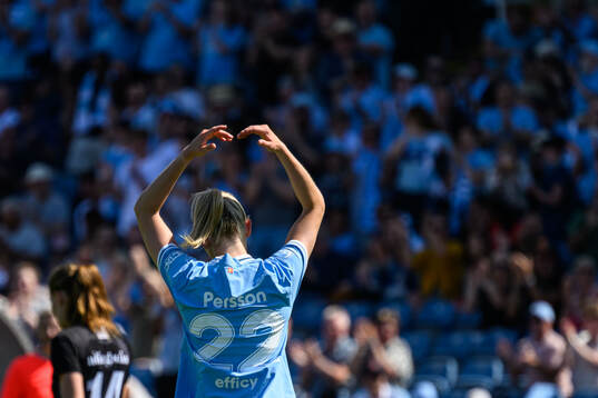 Malmö FFs Beatrice Persson jublar