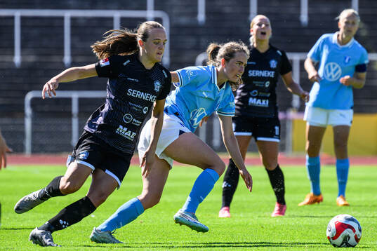 Alingsås Alma Öberg och Malmö FFs Matilda Eriksson