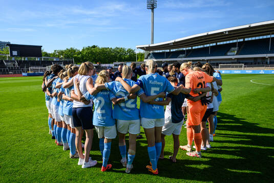 Malmö FFs spelare och ledare samlas