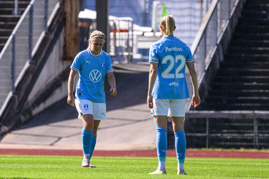 Malmö FFs Sofia Wännerdahl och Beatrice Persson deppar
