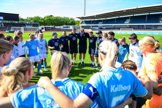 Malmö FFs spelare och ledare samlas