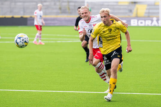 Fredrikstads Mads Nielsen och Elfsborgs Leo Östman