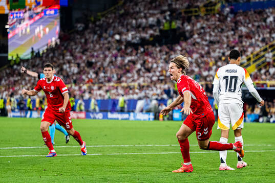 Joachim Andersen of Denmark celebrates