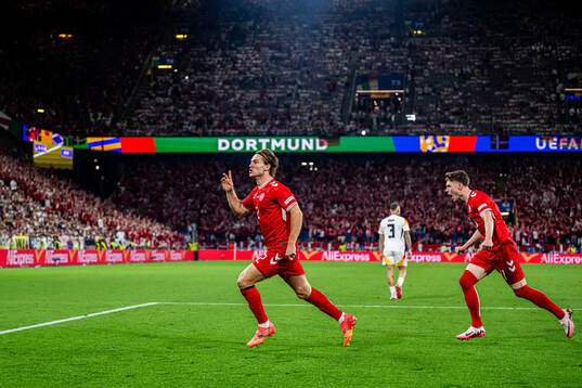 Joachim Andersen of Denmark celebrates