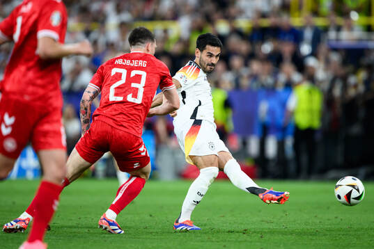 Pierre-Emilie Højbjerg of Denmark and Ilkay Gundogan of