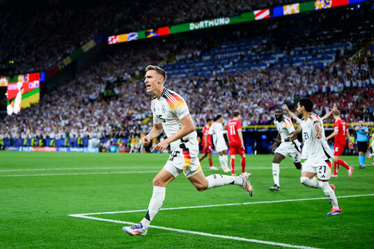 Nico Schlotterbeck of Germany celebrates