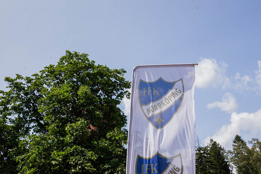 En vepa med IFK Norrköpings logotyp