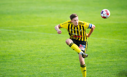 IFK Hässleholms Axel Henriksson i matchen i div 2 mellan