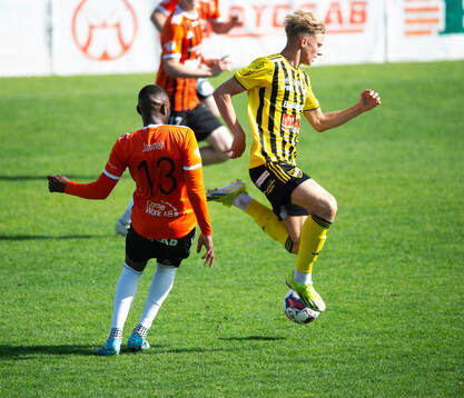 IFK Hässleholms Noel Larsson i matchen i div 2 mellan