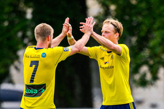 Ängelholms Robin Nilsson och Max Eriksson jublar