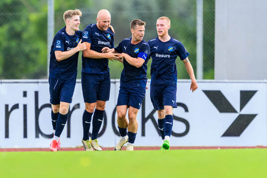 Eskilsminnes Christian Ljungberg och Lucas Ohlander jublar