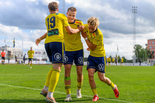 Ängelholms André Gustafson jublar