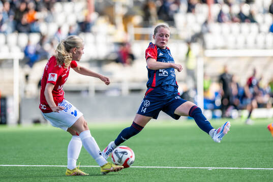 FC Rosengårds Emilia Larsson och Trelleborgs Ida Garmfors