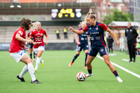 FC Rosengårds Olivia Holdt mot Trelleborgs Thea Birgerud