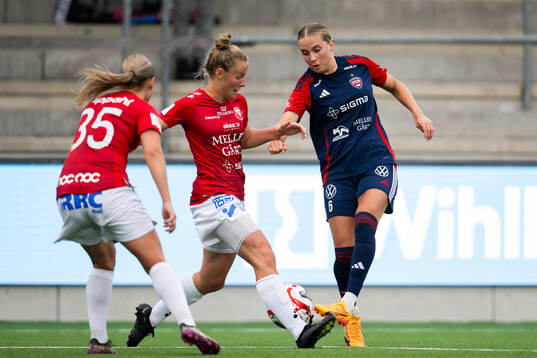FC Rosengårds Ria Noora Minerva Öling och Trelleborgs