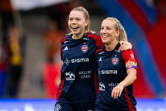 FC Rosengårds Mia Persson och Bea Sprung jublar