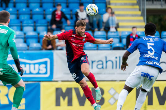 Östers Alibek Aliev och Trelleborgs Andreas Larsen samt