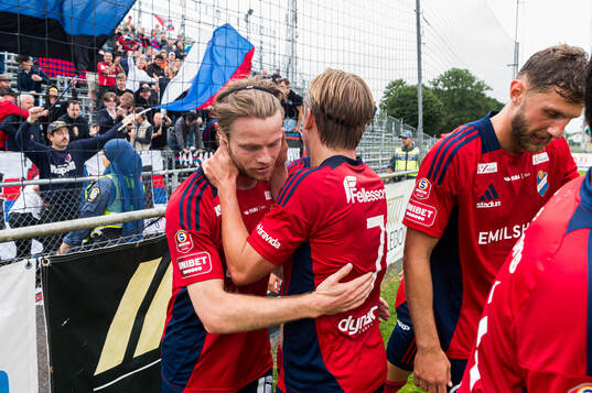 Östers Daniel Ljung och David Seger jublar