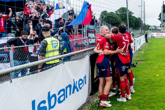 Östers Daniel Ljung jublar