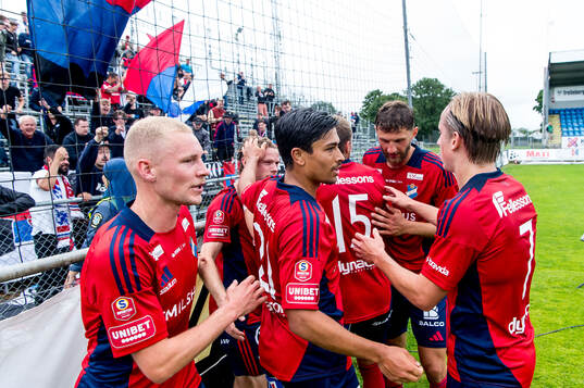 Östers Daniel Ljung jublar
