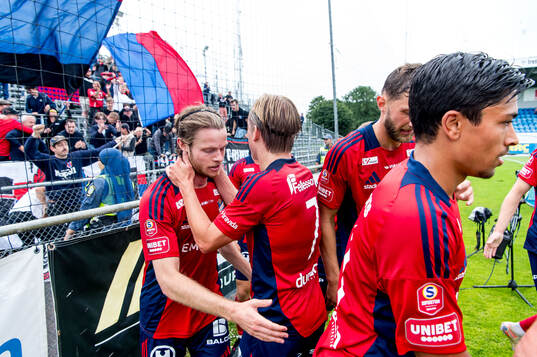Östers Daniel Ljung jublar