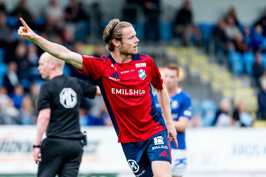 Östers Daniel Ljung jublar