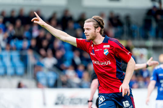 Östers Daniel Ljung jublar