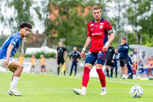 Trelleborgs Othmane Salama och Östers Ivan Kricak