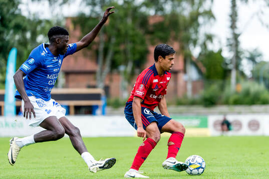 Trelleborgs Emmanuel Godwin och Östers Lukas Bergquist