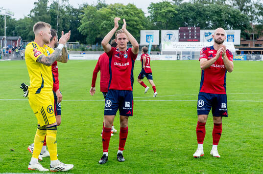 Östers spelare jublar