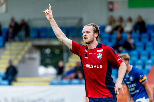 Östers Daniel Ljung jublar