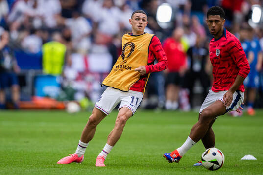 Phil Foden and Jude Bellingham of England