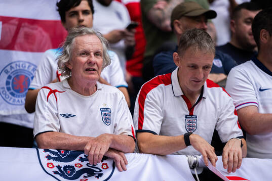 Supporters of England
