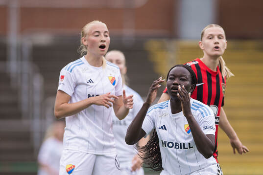 Djurgårdens Stinalisa Johansson och Sura Yekka reagerar