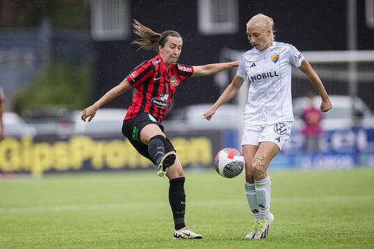 Brommapojkarnas Fanny Hjelm Rönnlund och Djurgårdens