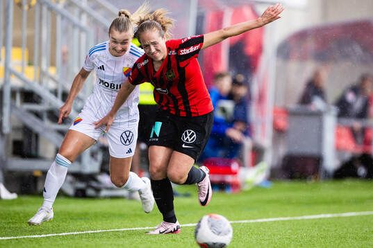 Djurgårdens Tove Almqvist och Brommapojkarnas Alice Ahlberg
