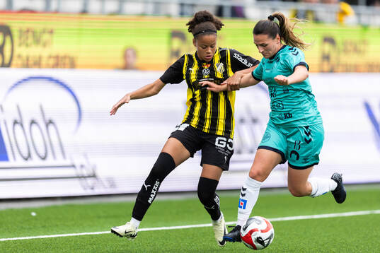 Häckens Felicia Schröder och Kristianstads Emma Petrovic