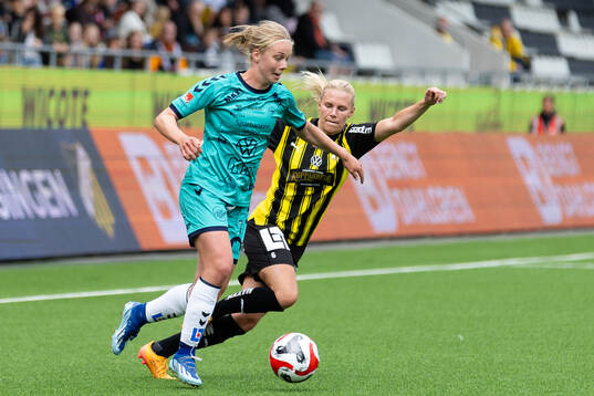 Kristianstads Katla Tryggvadottir och Häckens Josefine
