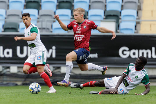 Örgrytes Isak Dahlqvist och Skövde AIKs Mamadou Ousmane