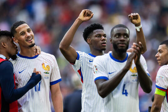Aurélien Tchouameni of France celebrate