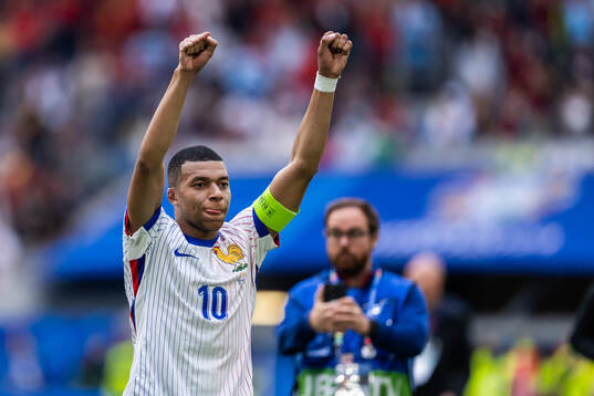 Kylian Mbappé of France celebrates