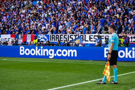 Assistant referee Mahbod Beigi