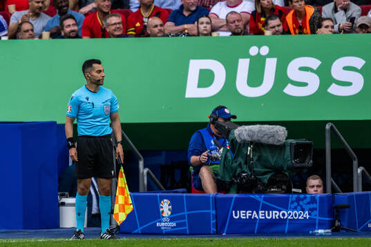 Assistant referee Mahbod Beigi