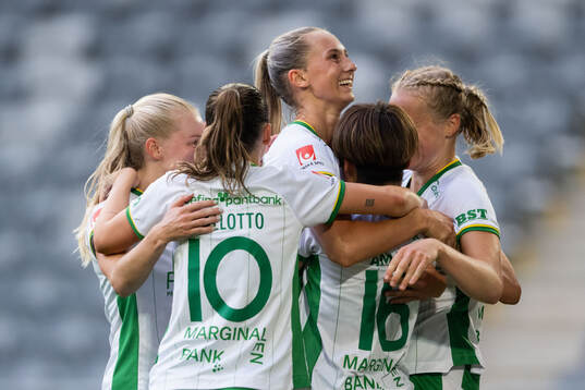 Hammarbys Suzu Amano jublar med Emilie Joramo,Smilla