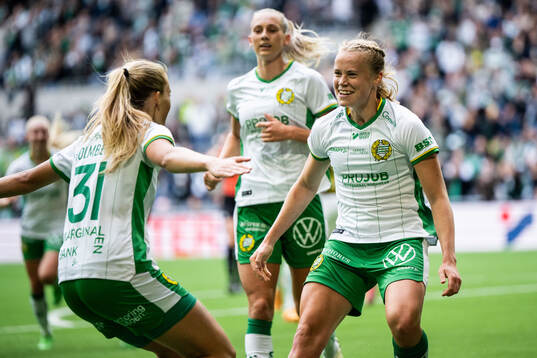 Hammarbys Julie Blakstad jublar med Smilla Holmberg