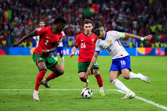 Nelson Semedo and Francisco Conceica of Portugal against